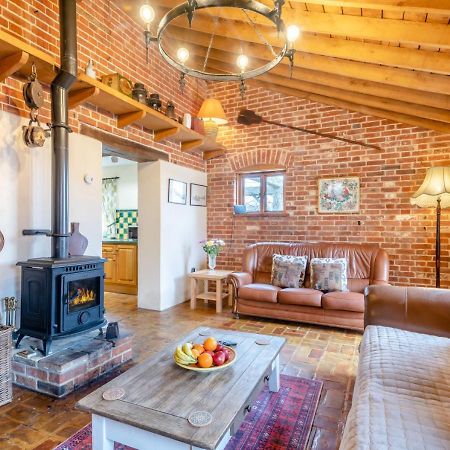 Вилла Elms Barn Wangford Экстерьер фото