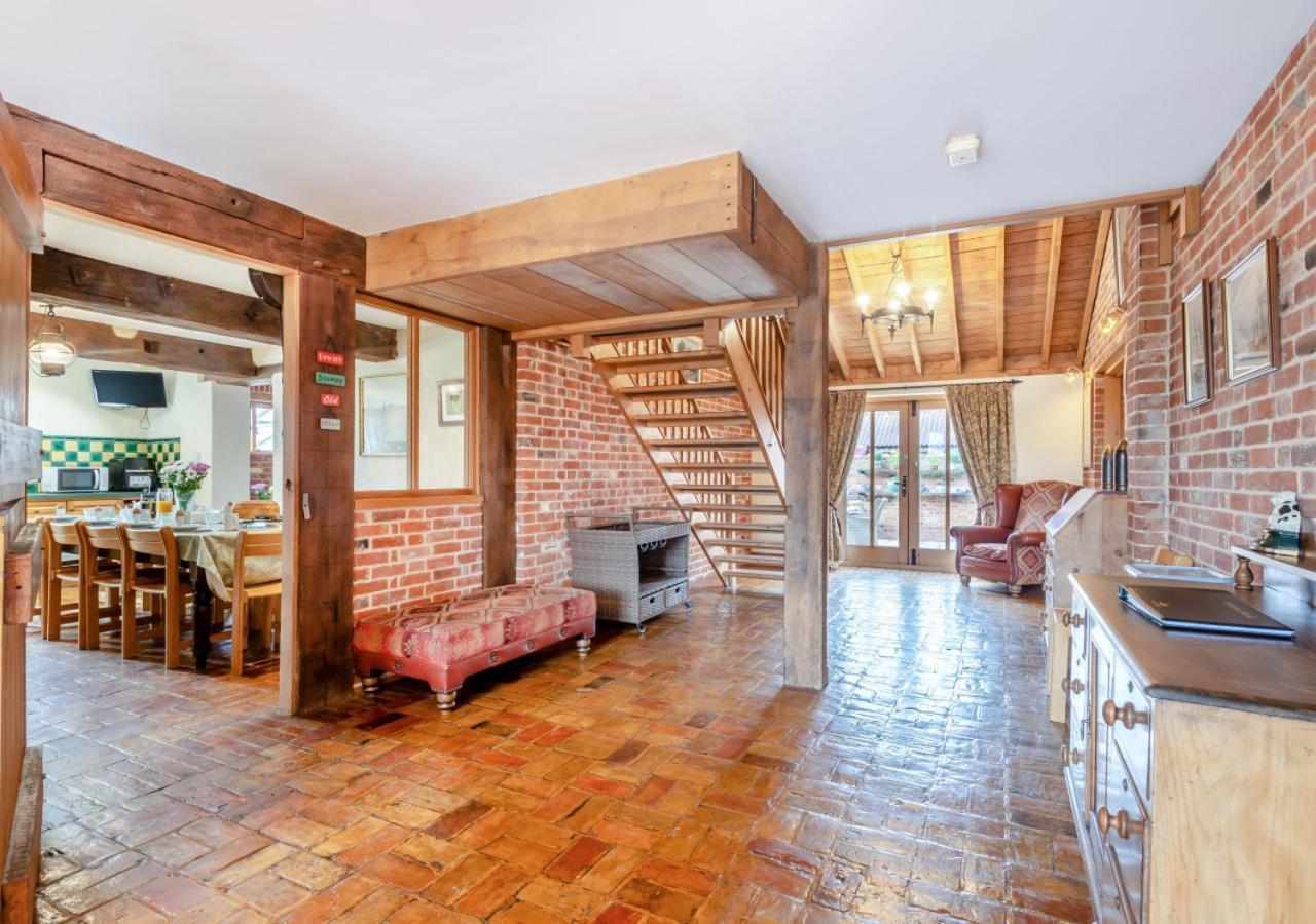 Вилла Elms Barn Wangford Экстерьер фото