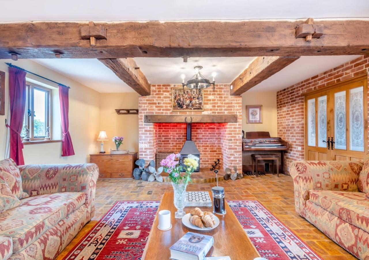 Вилла Elms Barn Wangford Экстерьер фото